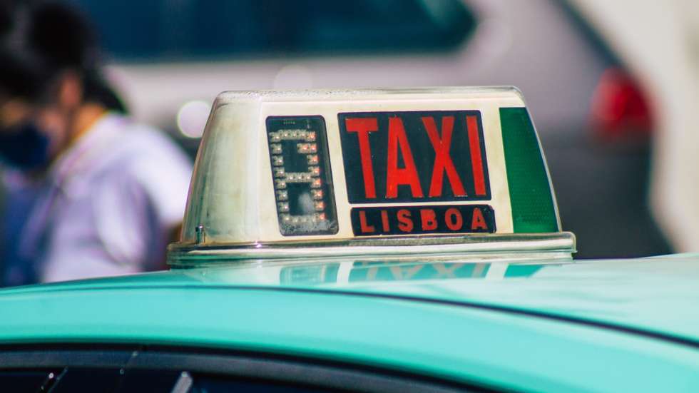 Discover the Advantages of Using a Taxi to Visit Lisbon