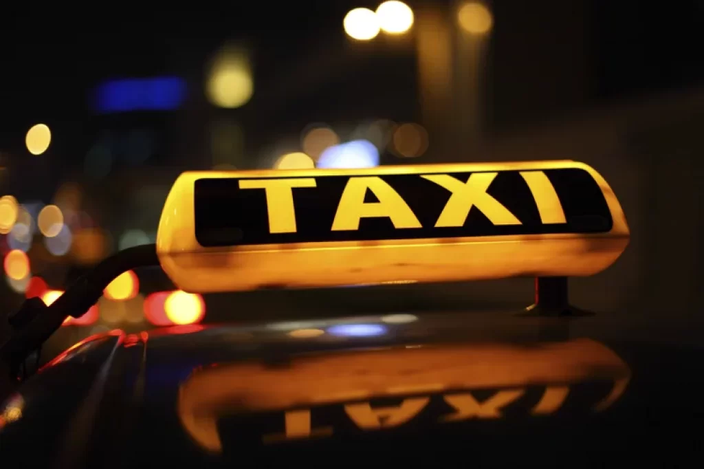 5 Essential Tips to Consider Before Choosing a Taxi Service