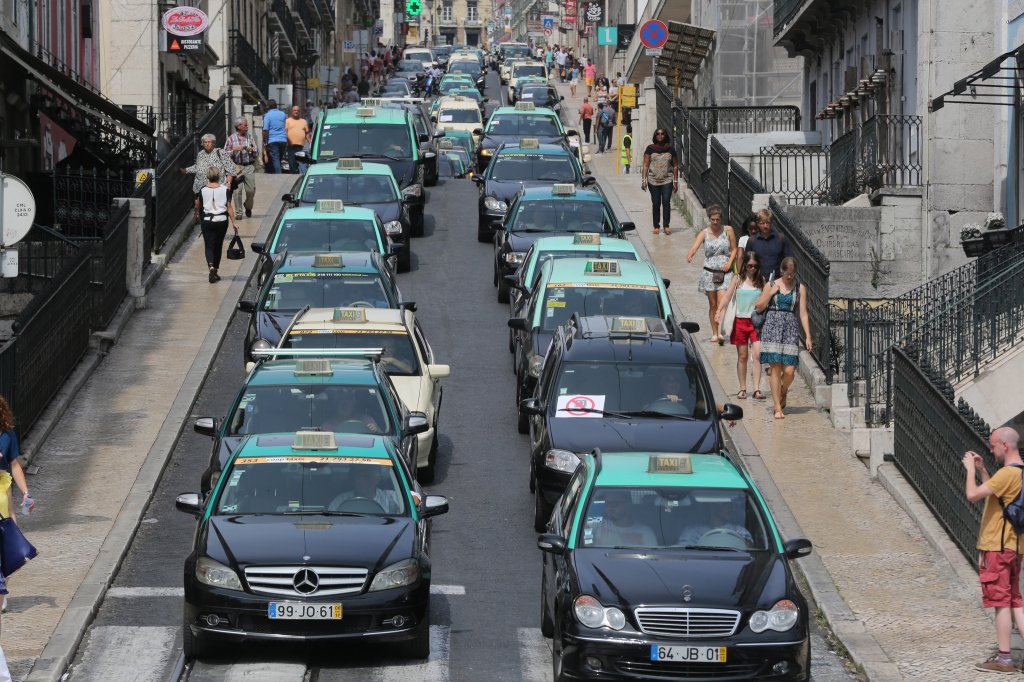Everything You Need to Know About Taxis in Portugal